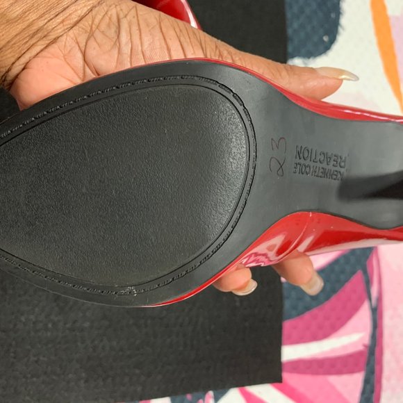 Kenneth Cole Reaction "Socially" SZ 7.5M Pumps - Picture 7 of 13